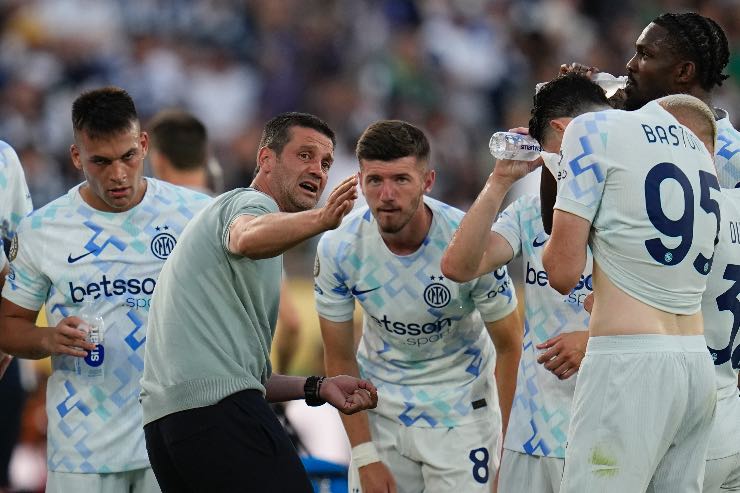 Chivu da indicazioni all'Inter