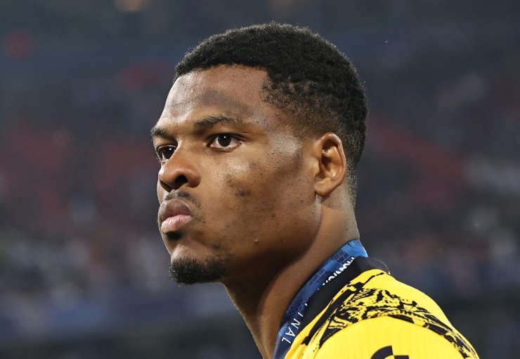Denzel Dumfries deluso dopo la sconfitta col PSG