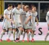 Giocatori dell'Inter esultano dopo un gol