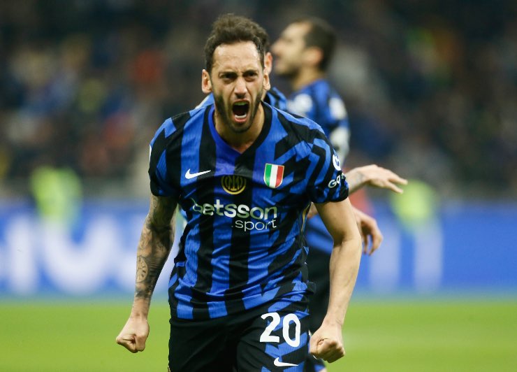 Calhanoglu esulta dopo un gol