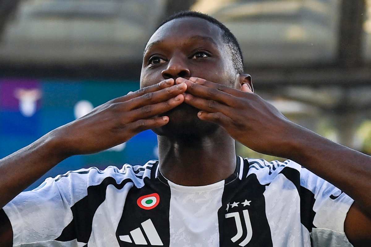 Kolo Muani con la maglia della Juve