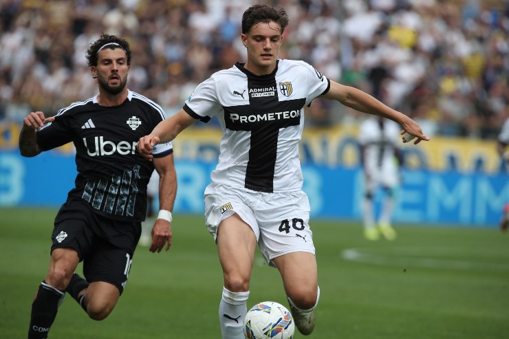 Giovanni Leoni in campo con la maglia del Parma