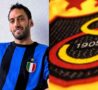 Calhanoglu e logo Galatasaray