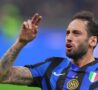 Calhanoglu esulta dopo un gol con l'Inter