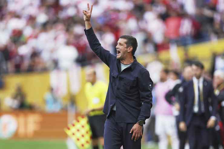 Chivu dà indicazioni