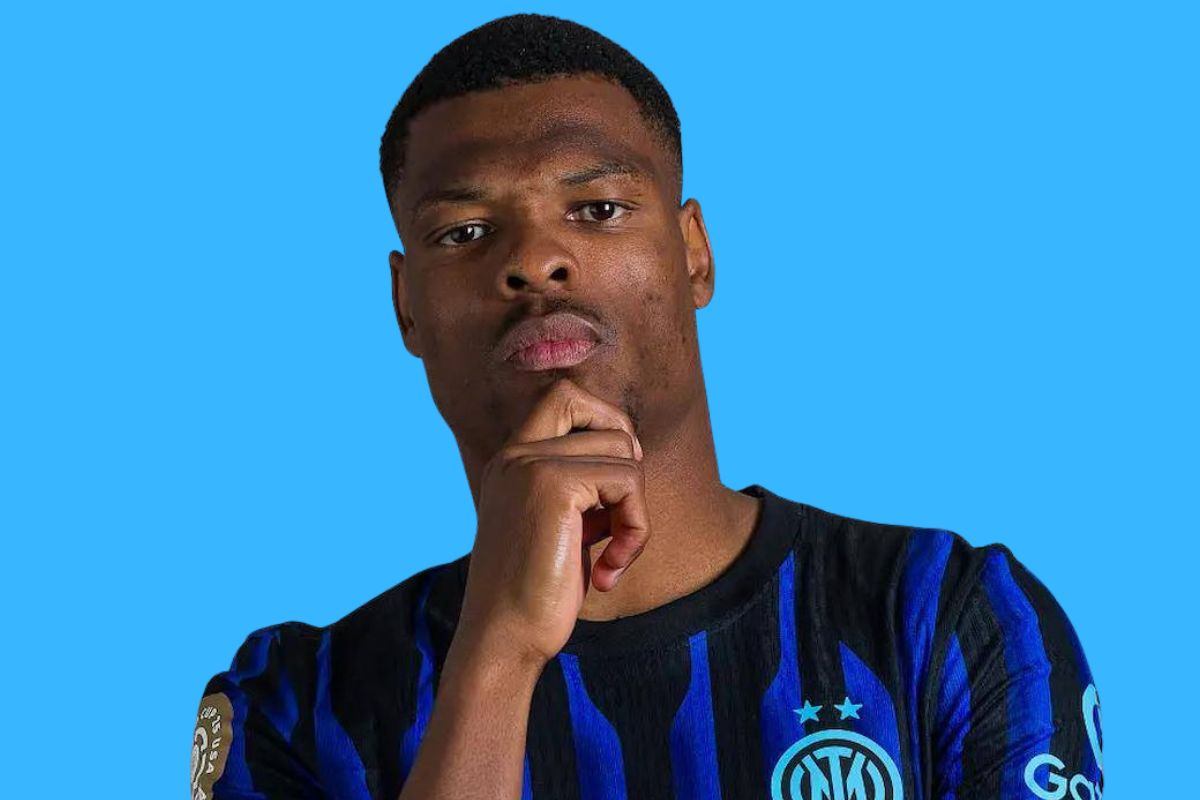 Dumfries con la maglia dell'Inter 2025/2026