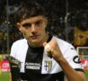 Giovanni Leoni con il premio per il migliore in campo
