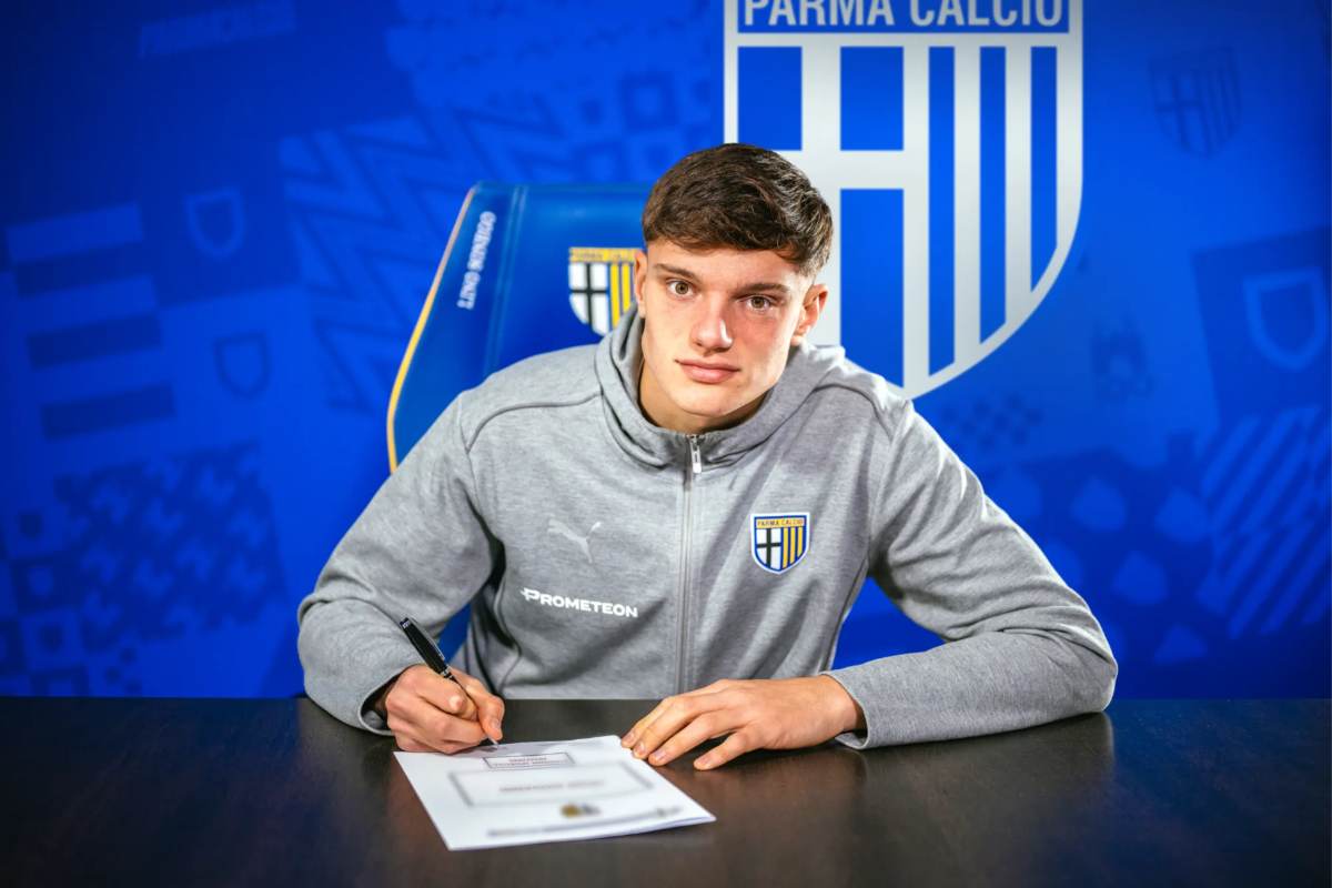 Leoni firma il contratto col Parma