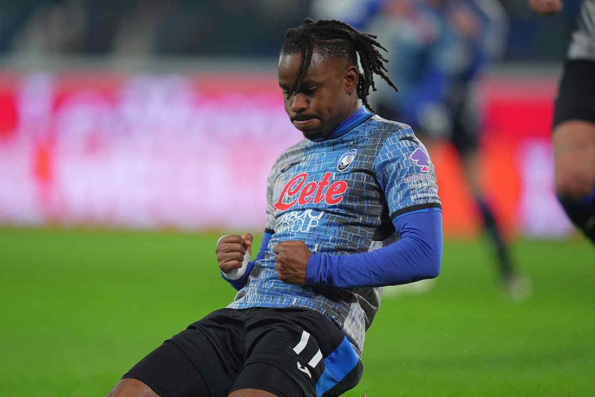 Lookman esulta