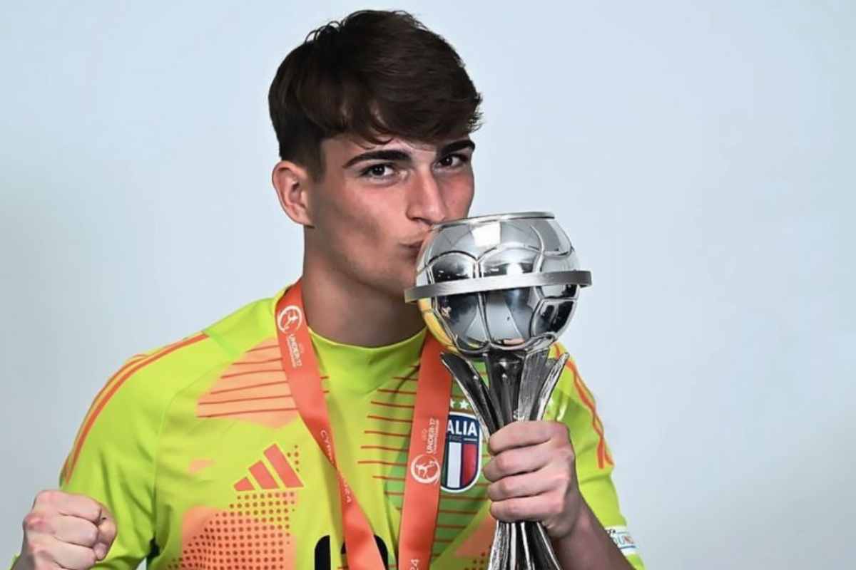 Nunziante bacia la coppa