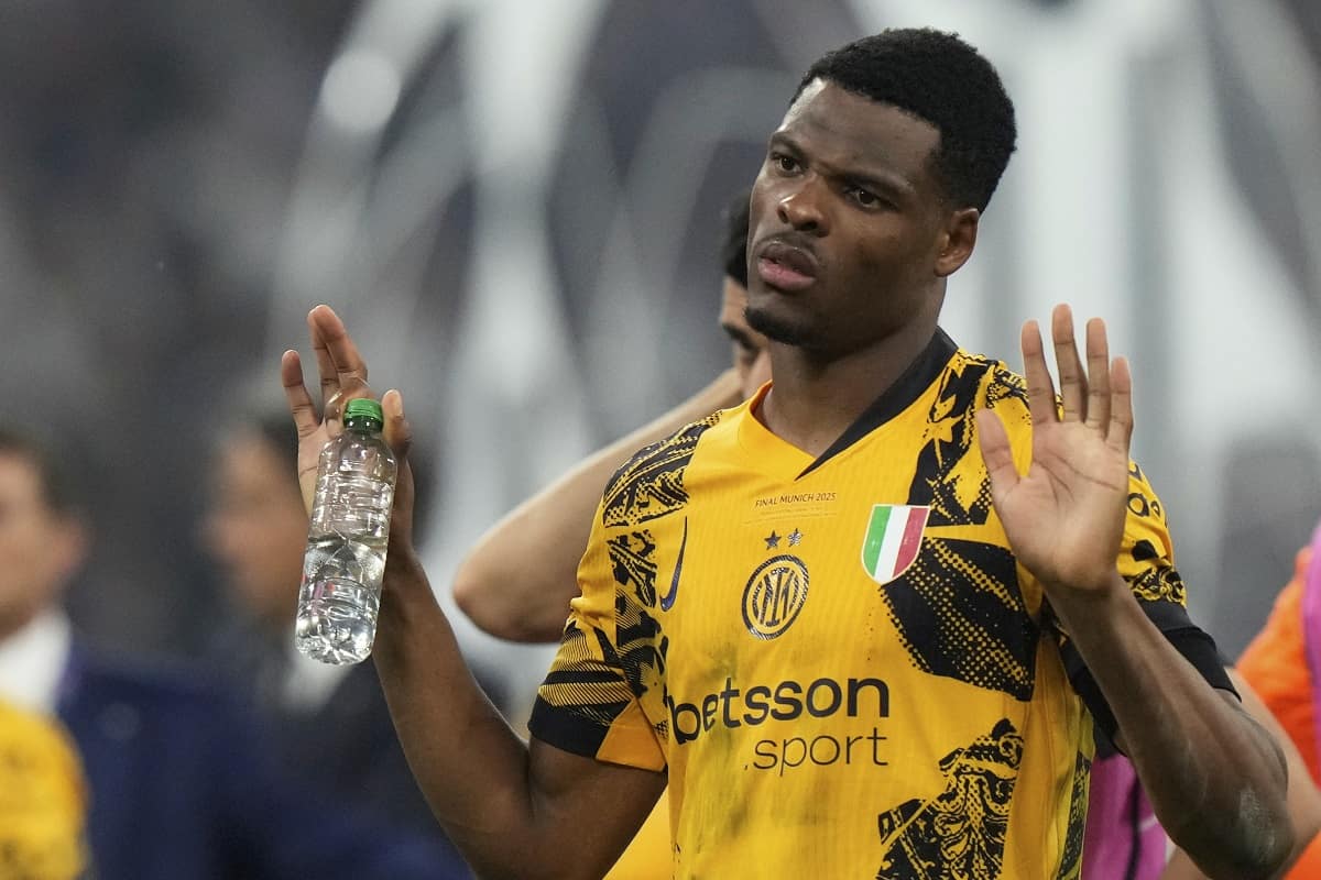 Calciomercato Inter, nuova clausola per Dumfries