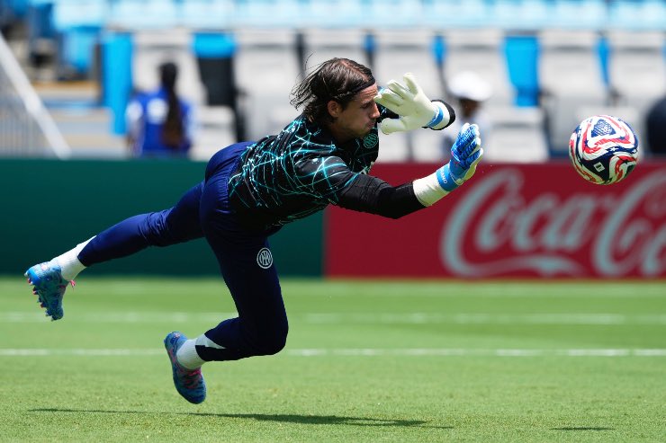 Yann Sommer in riscaldamento