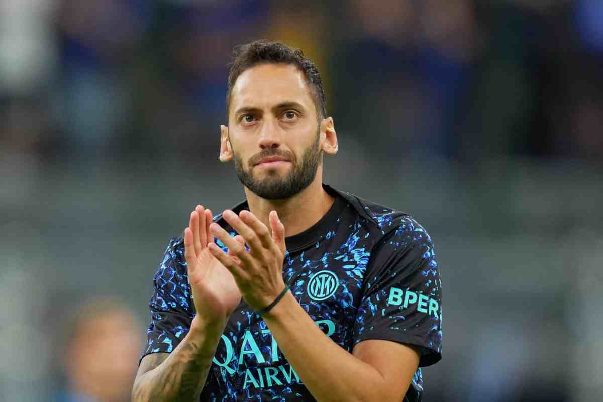 Calhanoglu applaude