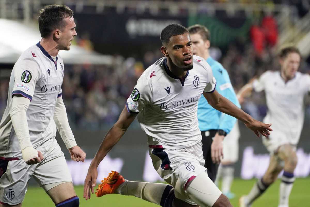 Diouf dopo il gol alla Fiorentina