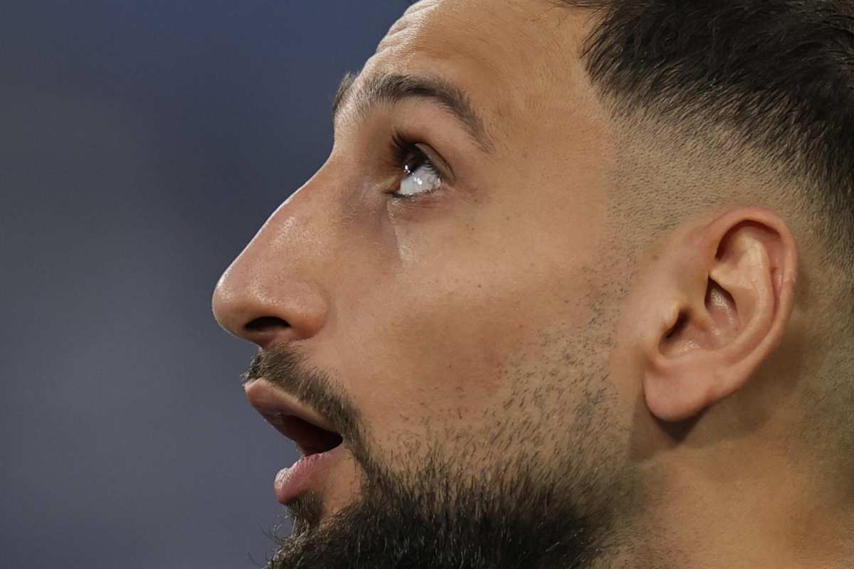 Donnarumma di profilo