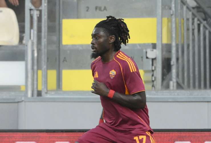 Manu Koné con la Roma