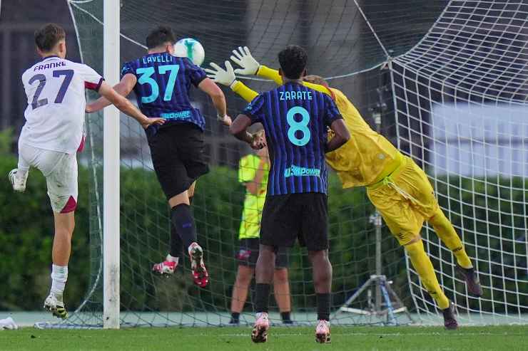 Gol di testa di Lavelli