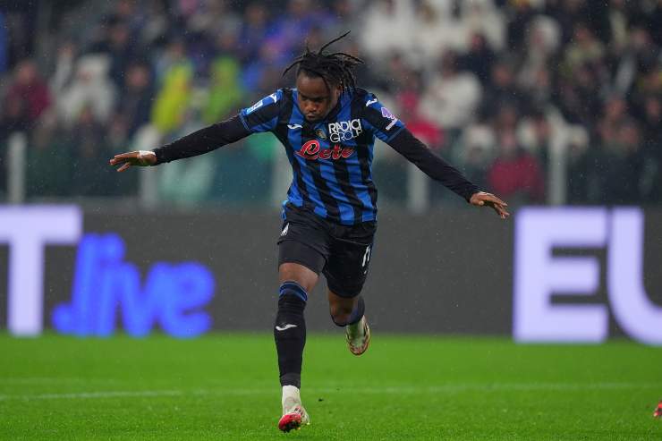 Lookman esulta