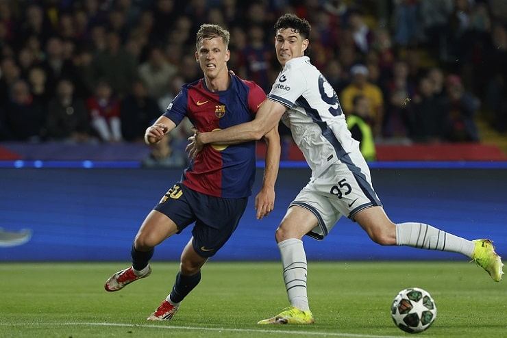 Calciomercato Inter, assalto Barcellona a Bastoni e Alvarez