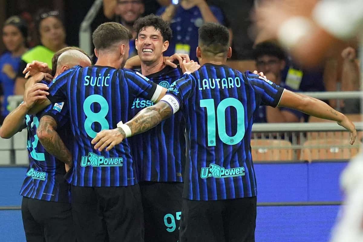 Calciomercato Inter, assalto Barcellona a Bastoni e Alvarez
