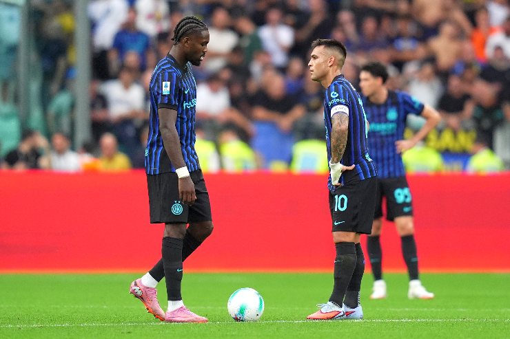 Thuram e Lautaro su calcio d'inizio