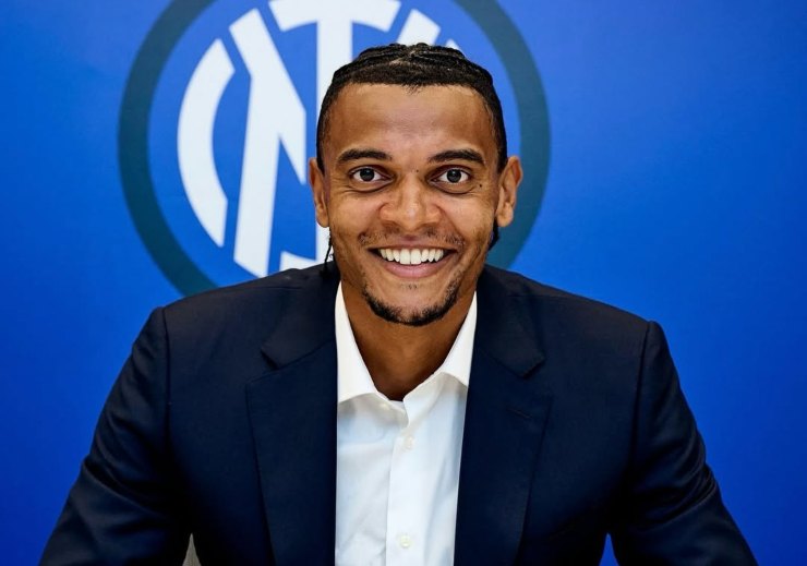 Akanji firma con l'Inter