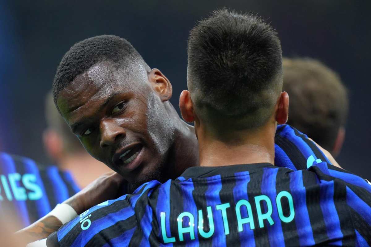 Bonny abbracciato da Lautaro