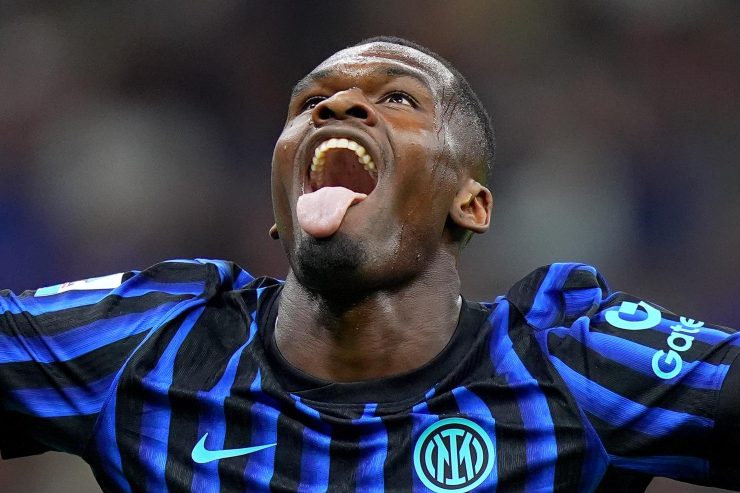 Bonny esulta dopo il gol in Inter-Torino