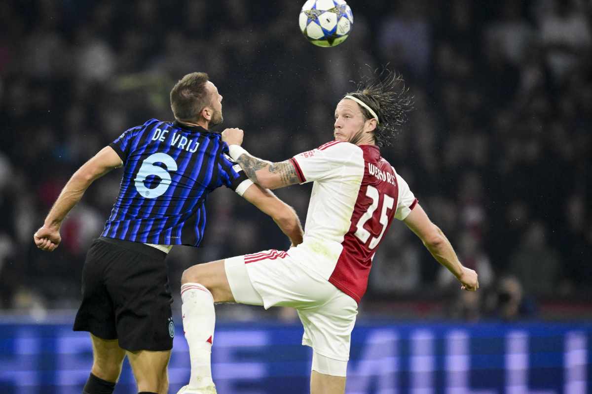 Stefan de Vrij contro l'Ajaz