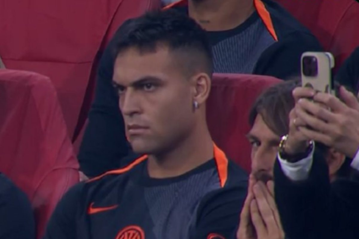 Lautaro in panchina durante Ajax-Inter