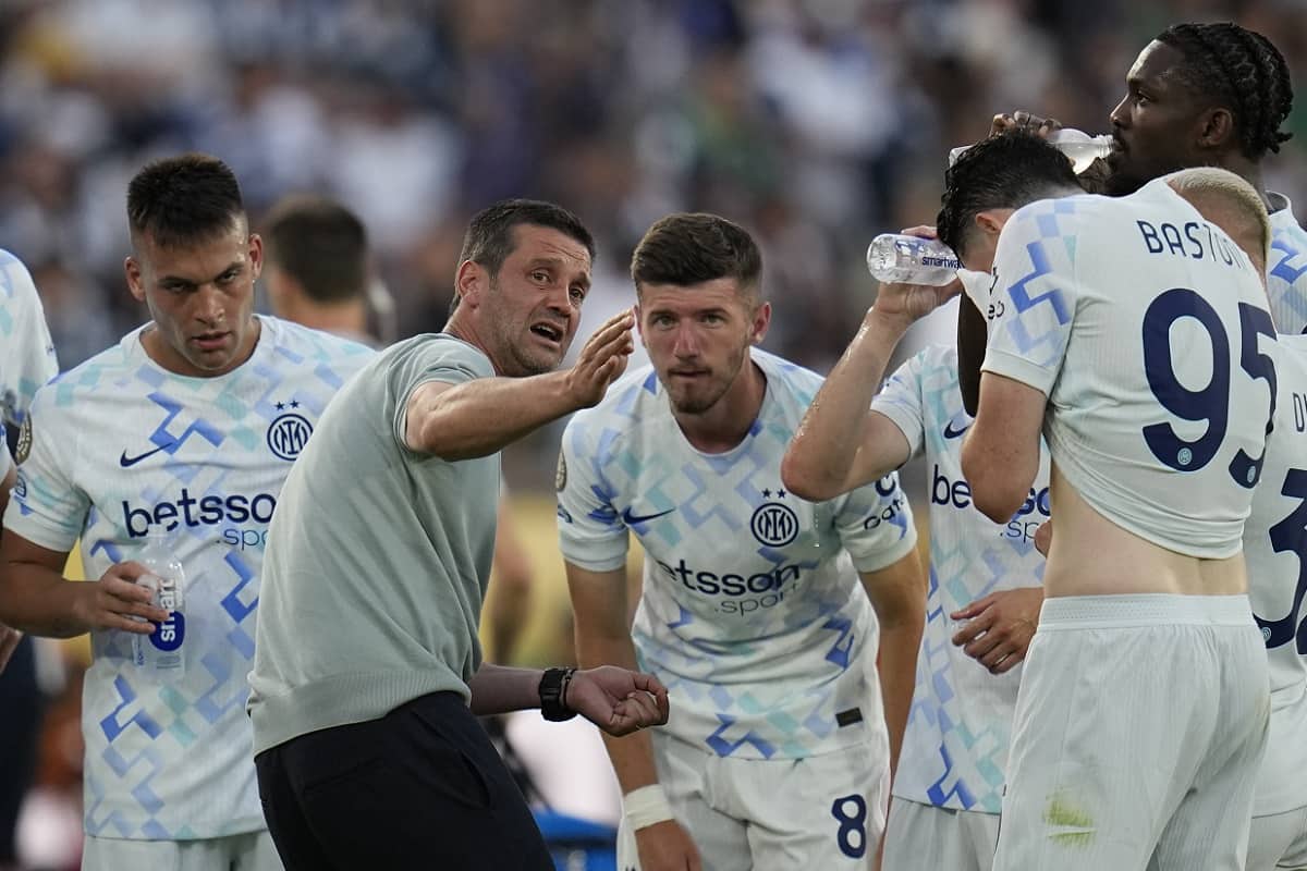 Calciomercato Inter, con Chivu gioca poco: il Leeds vuole Zielinski gratis