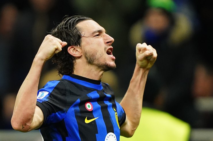 Darmian esulta coi tifosi dell'Inter
