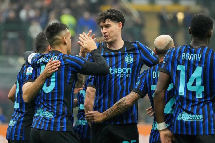 I giocatori dell'Inter festeggiano dopo un gol