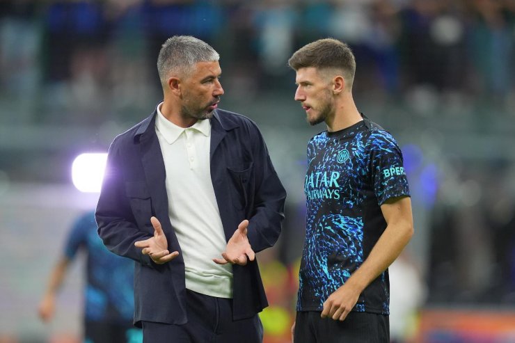 Kolarov con Sucic pima di una partita dell'Inter