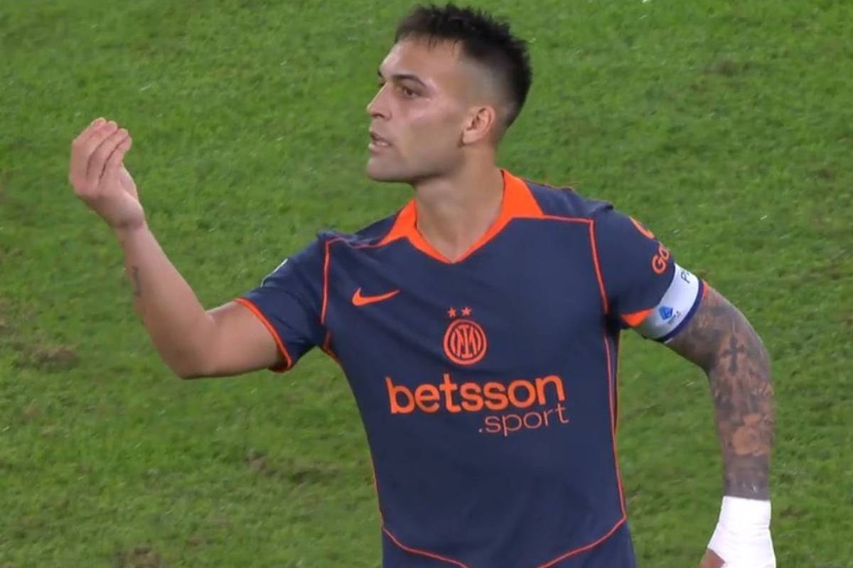 Il gesto di Lautaro a Conte in Napoli-Inter