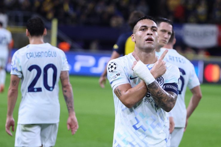 Lautaro esulta dopo il gol all'Union SG