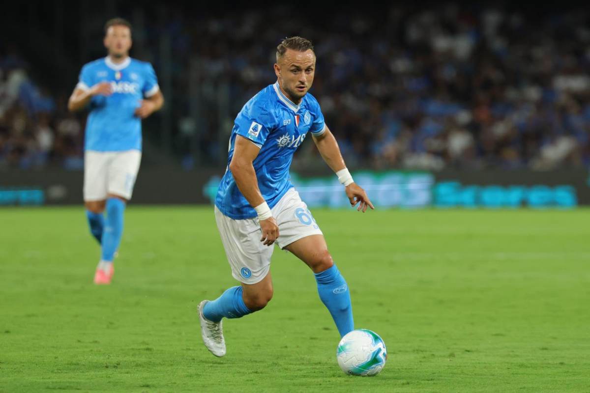 Lobotka in azione col Napoli