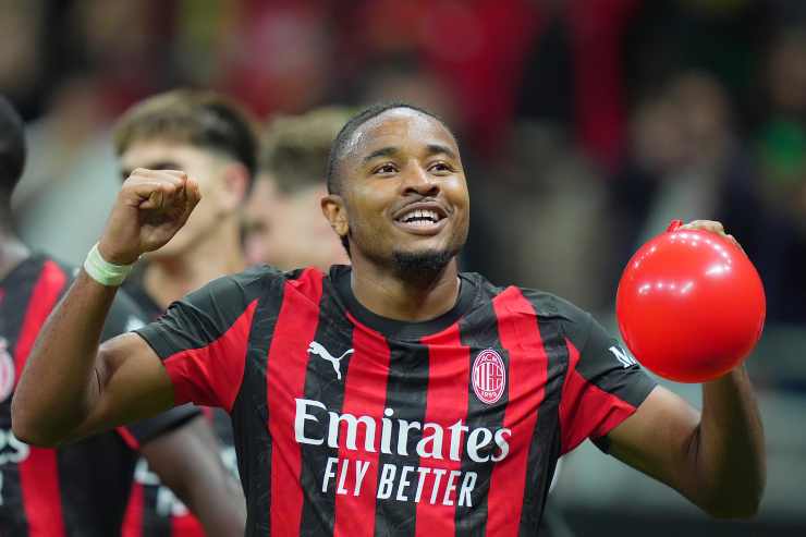 Nkunku esulta con il palloncino
