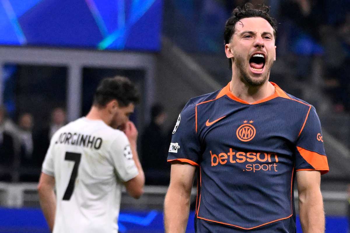 Carlos Augusto esulta dopo il gol in Inter-Kairat