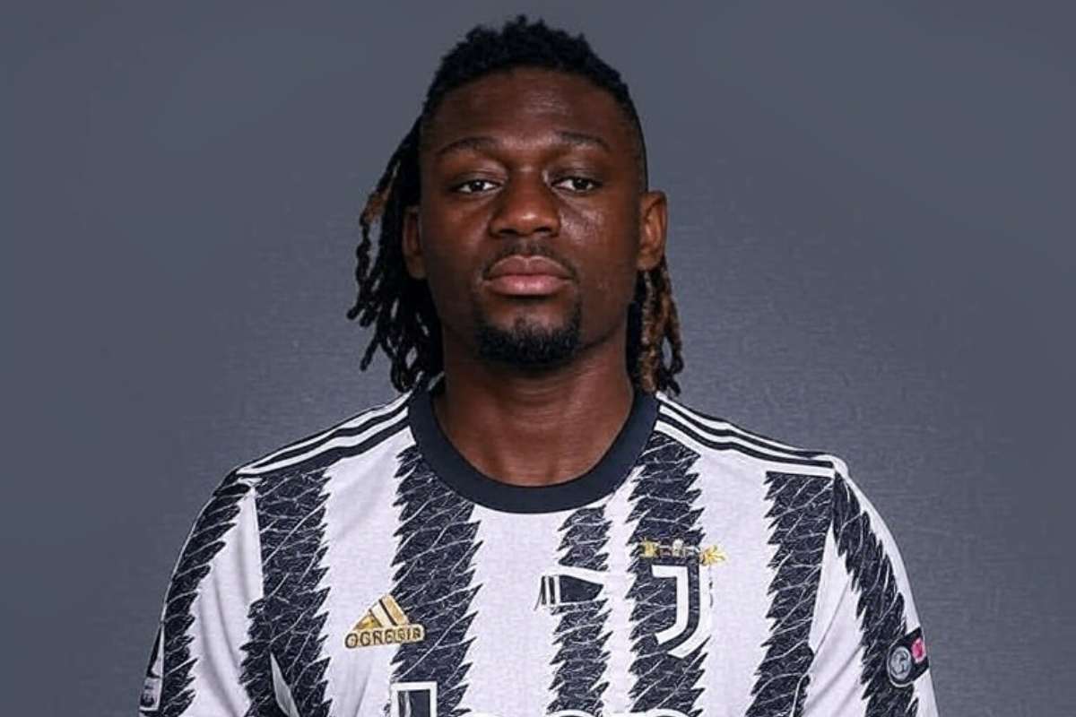 Kone con la maglia della Juve: foto AI