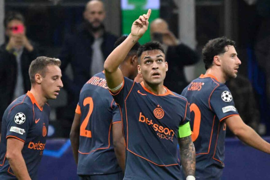 Lautaro esulta dopo il gol in Inter-Kairat Almaty