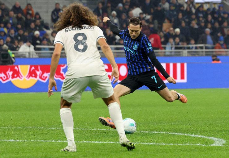 Zielinski in azione contro la Lazio