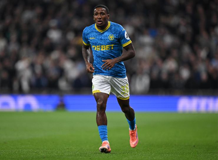 Tchatchoua in azione col Wolverhampton