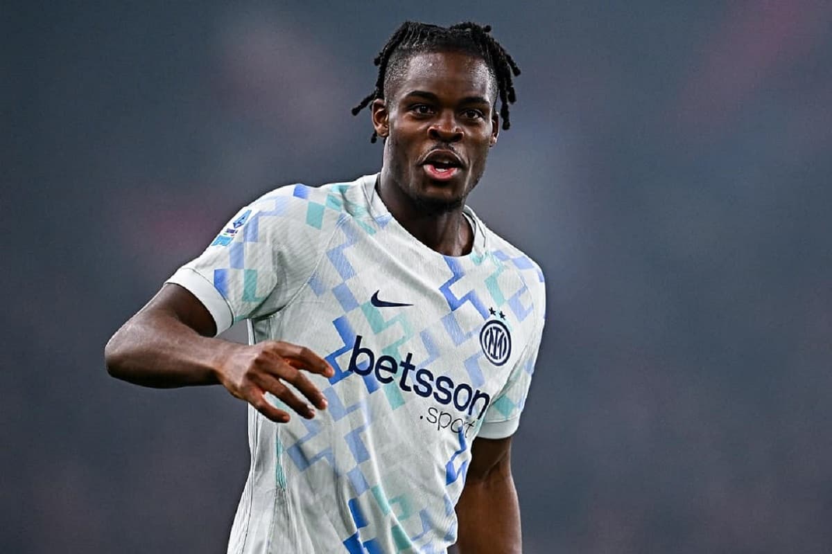 Calciomercato Inter, Bisseck nel mirino del Barcellona