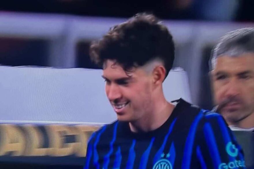 Bastoni dopo l'uscita dal campo in Lecce-Inter