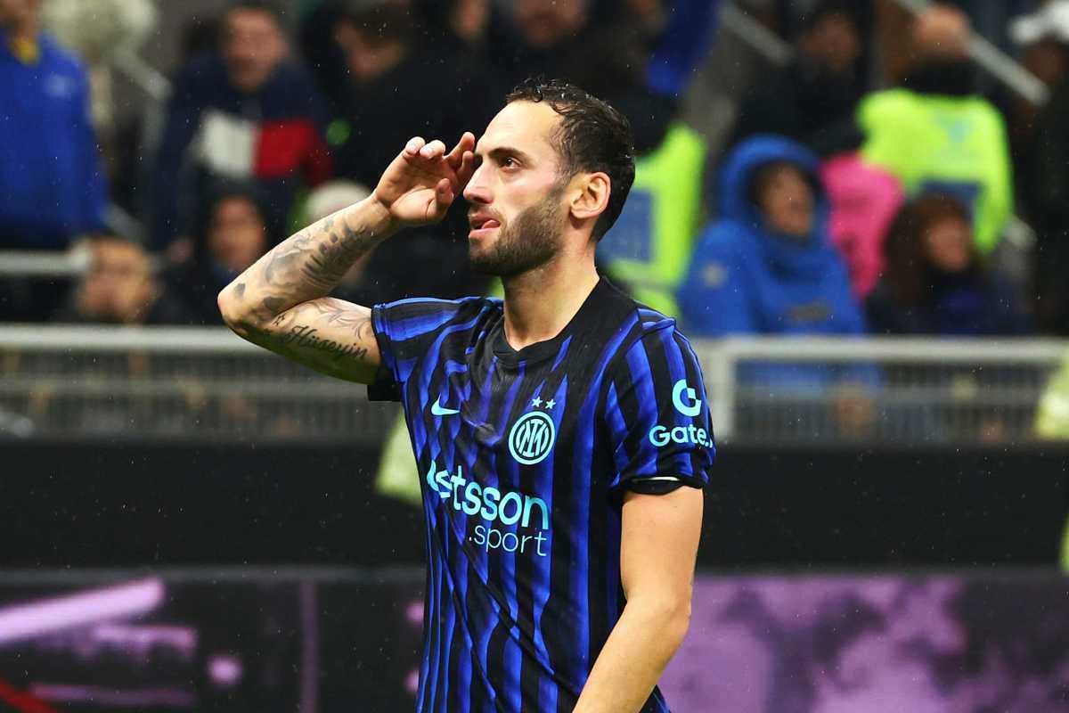 Calhanoglu esulta dopo un gol