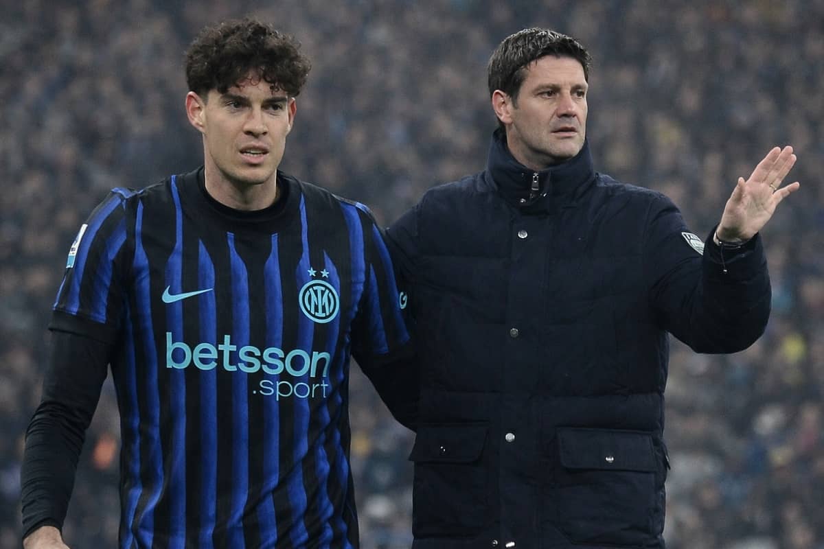 Bastoni e Chivu foto AI