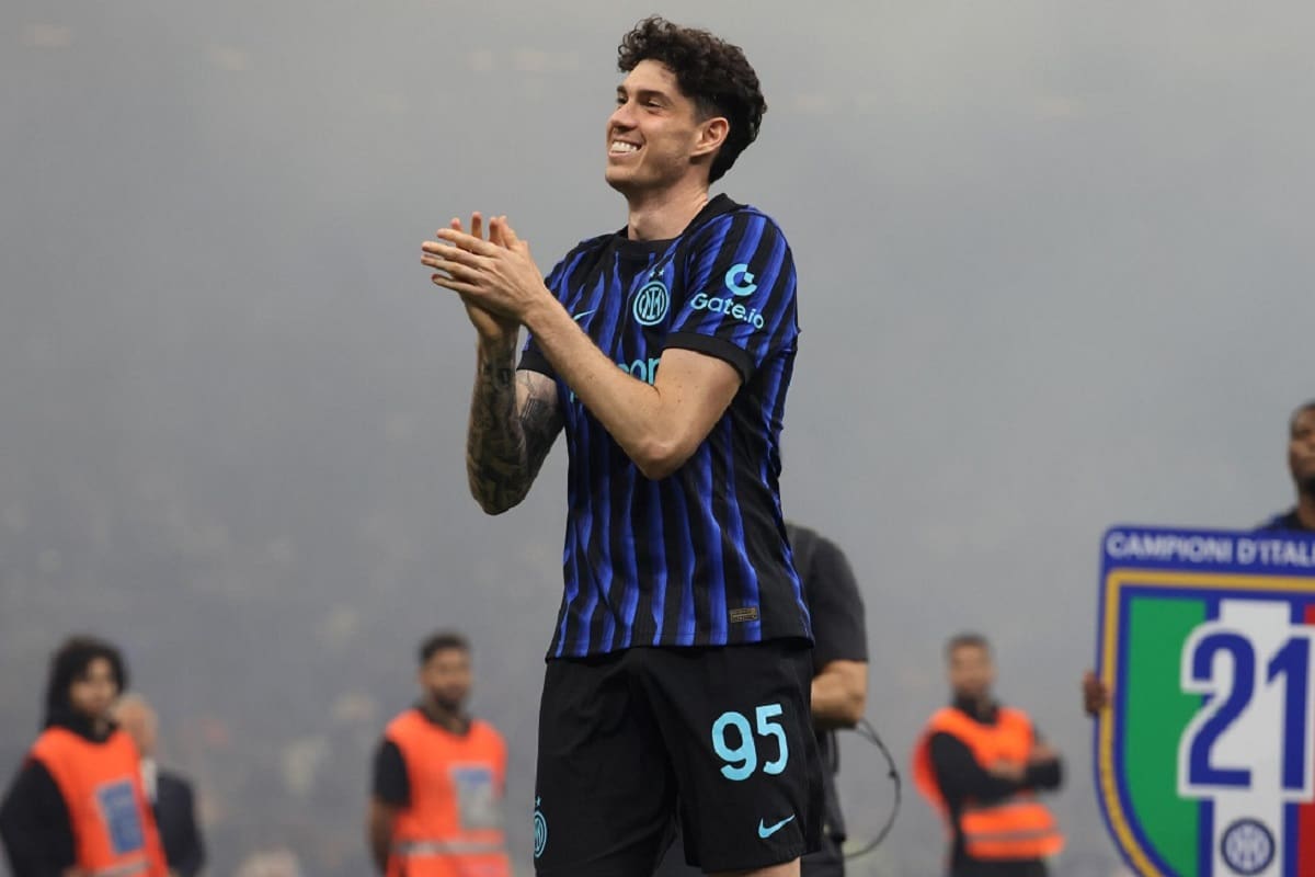 Bastoni durante la festa per lo Scudetto numero 21